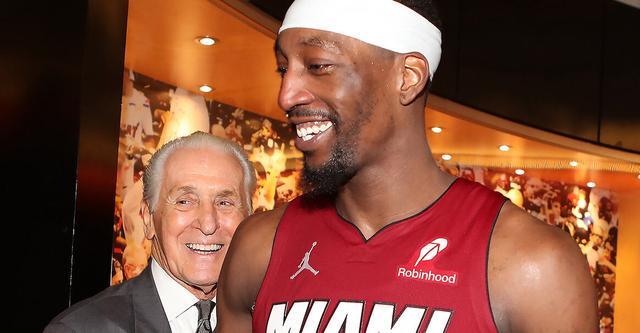 九游娱乐官网-莱利：由衷为阿德巴约感到高兴 这是最伟大的瞬间之一